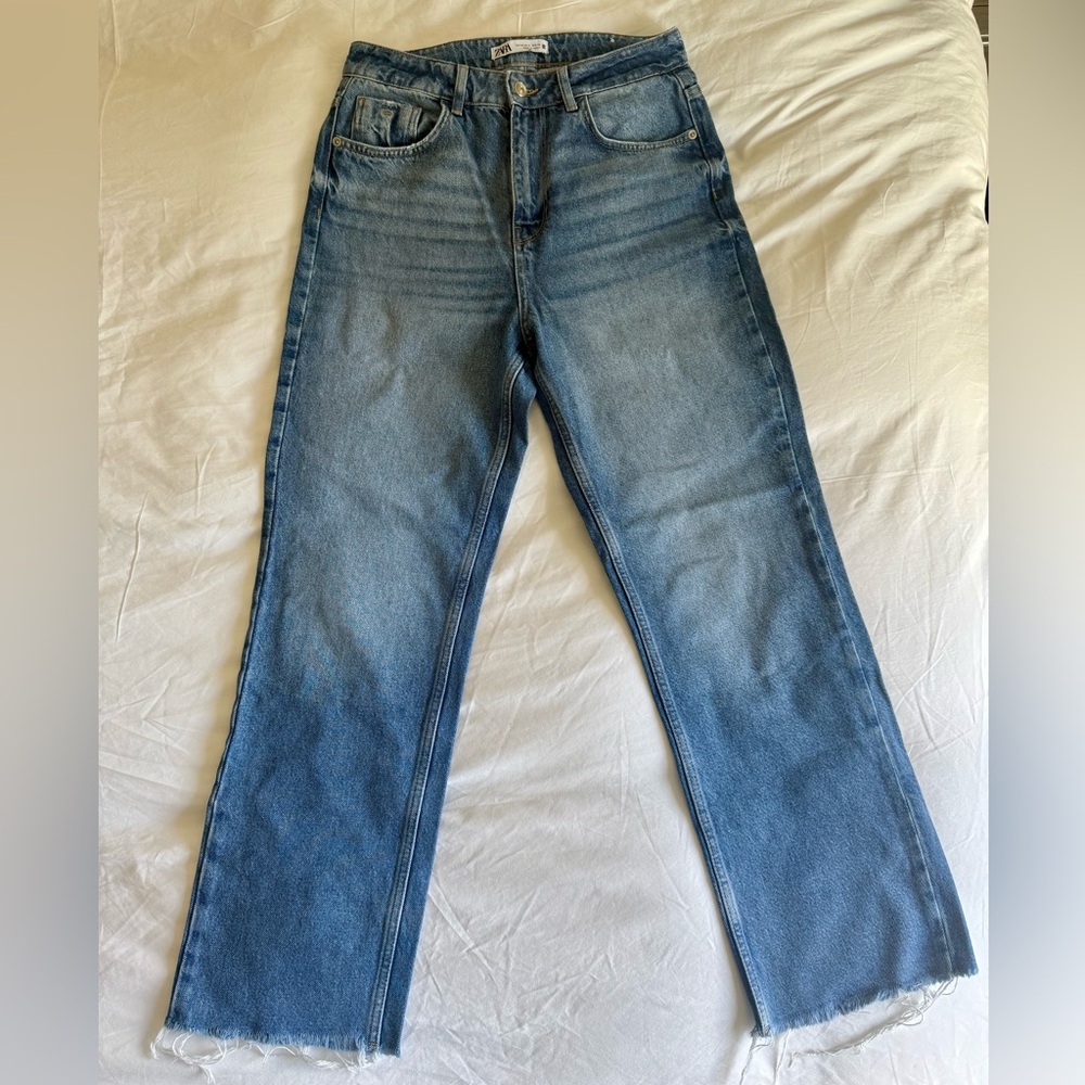 ZARA HIGH RISE STRAIGHT LEG JEAN